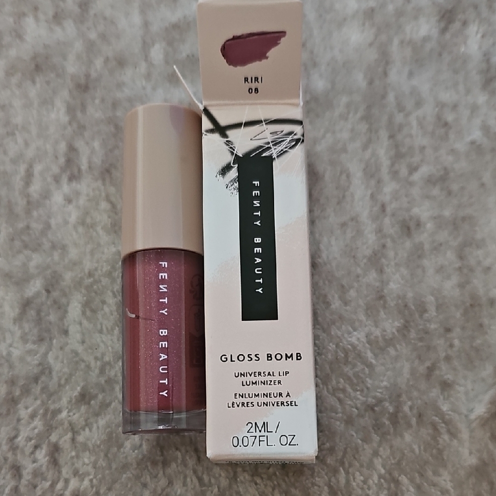 Fenty Beauty Gloss Bomb - Riri